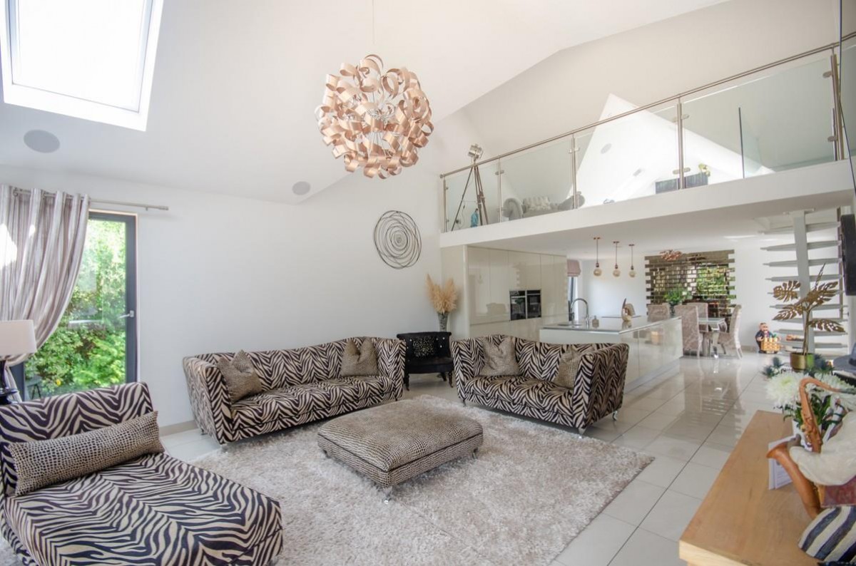 Bridgeleap Road, Downend, Bristol, BS16 6TE