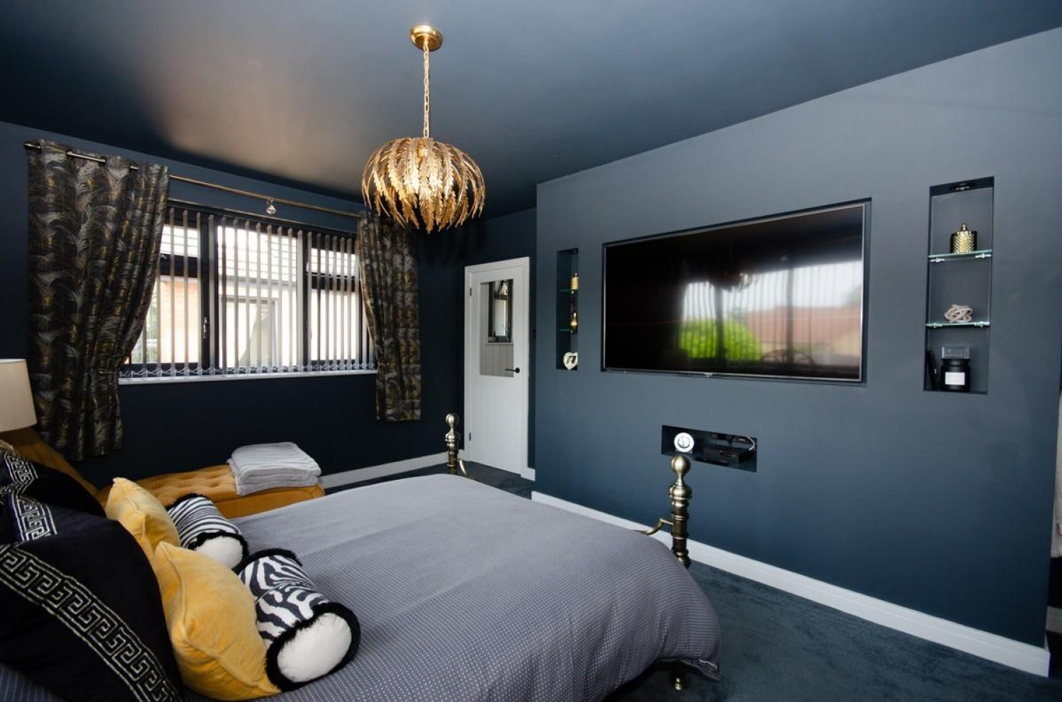 Bridgeleap Road, Downend, Bristol, BS16 6TE