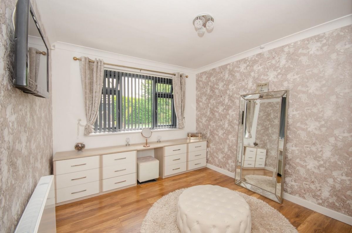 Bridgeleap Road, Downend, Bristol, BS16 6TE