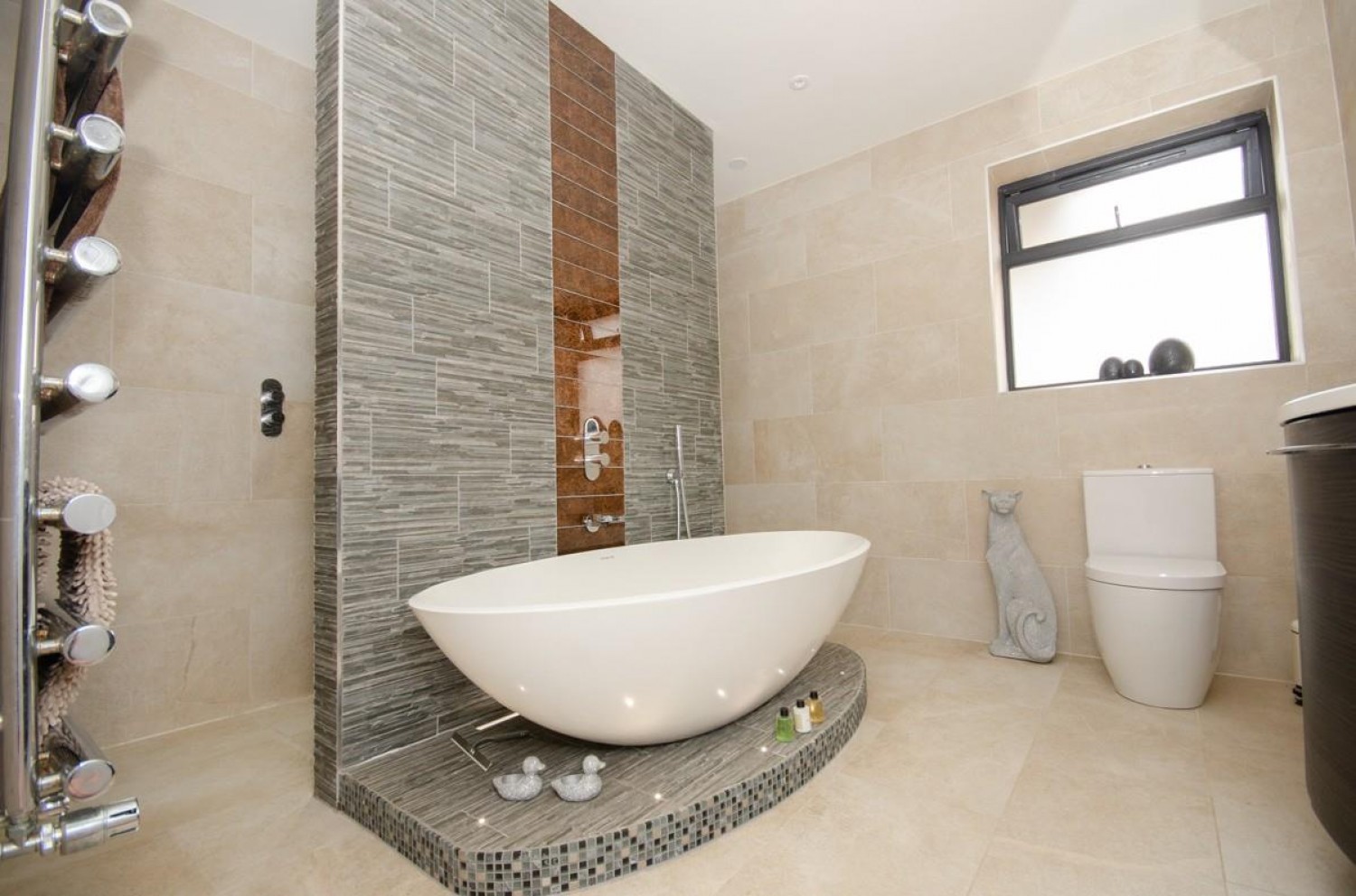 Bridgeleap Road, Downend, Bristol, BS16 6TE