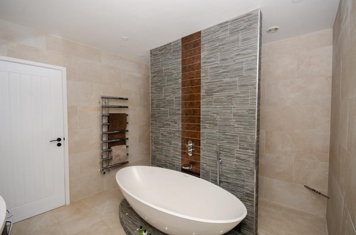 Bridgeleap Road, Downend, Bristol, BS16 6TE