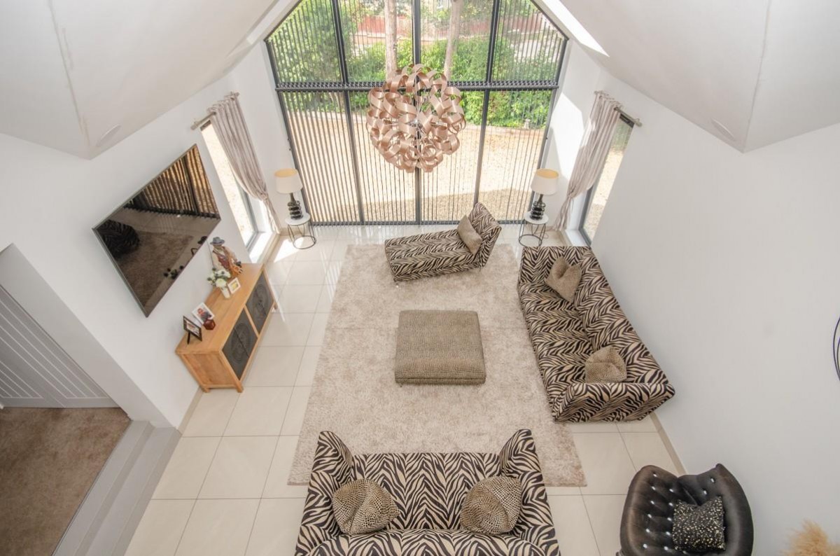 Bridgeleap Road, Downend, Bristol, BS16 6TE