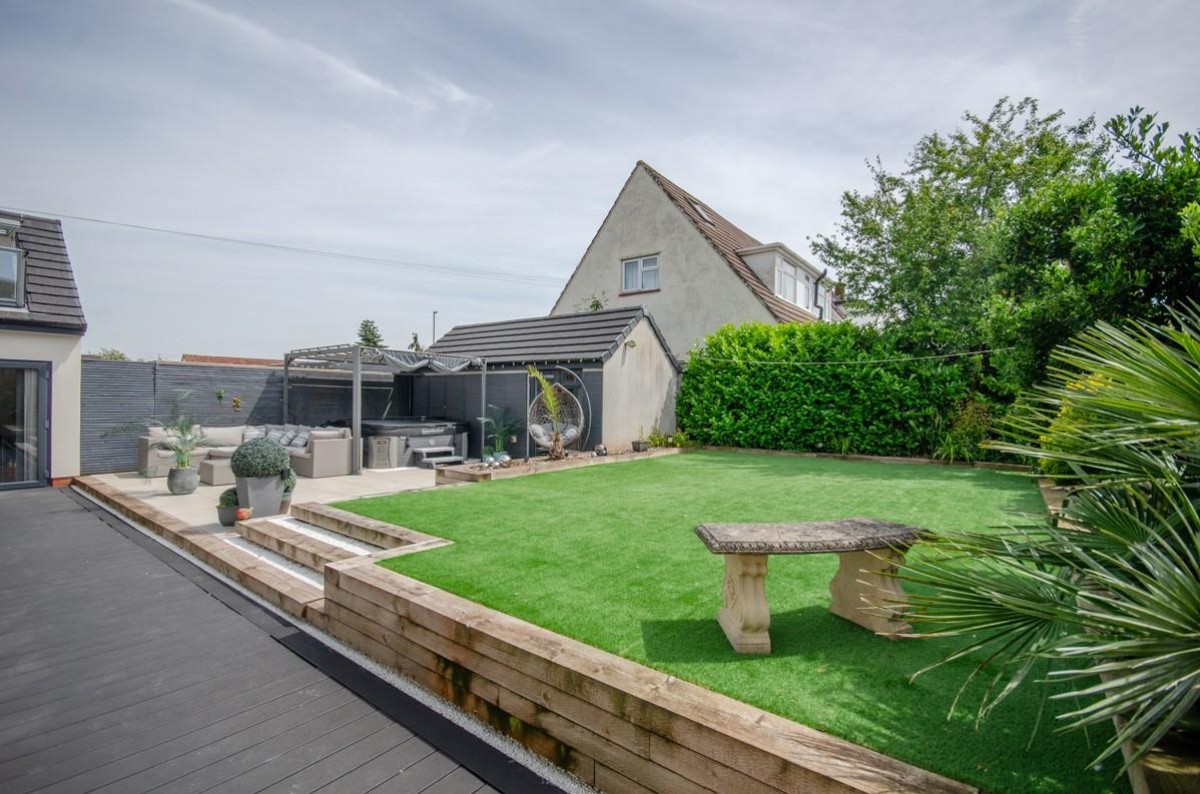 Bridgeleap Road, Downend, Bristol, BS16 6TE