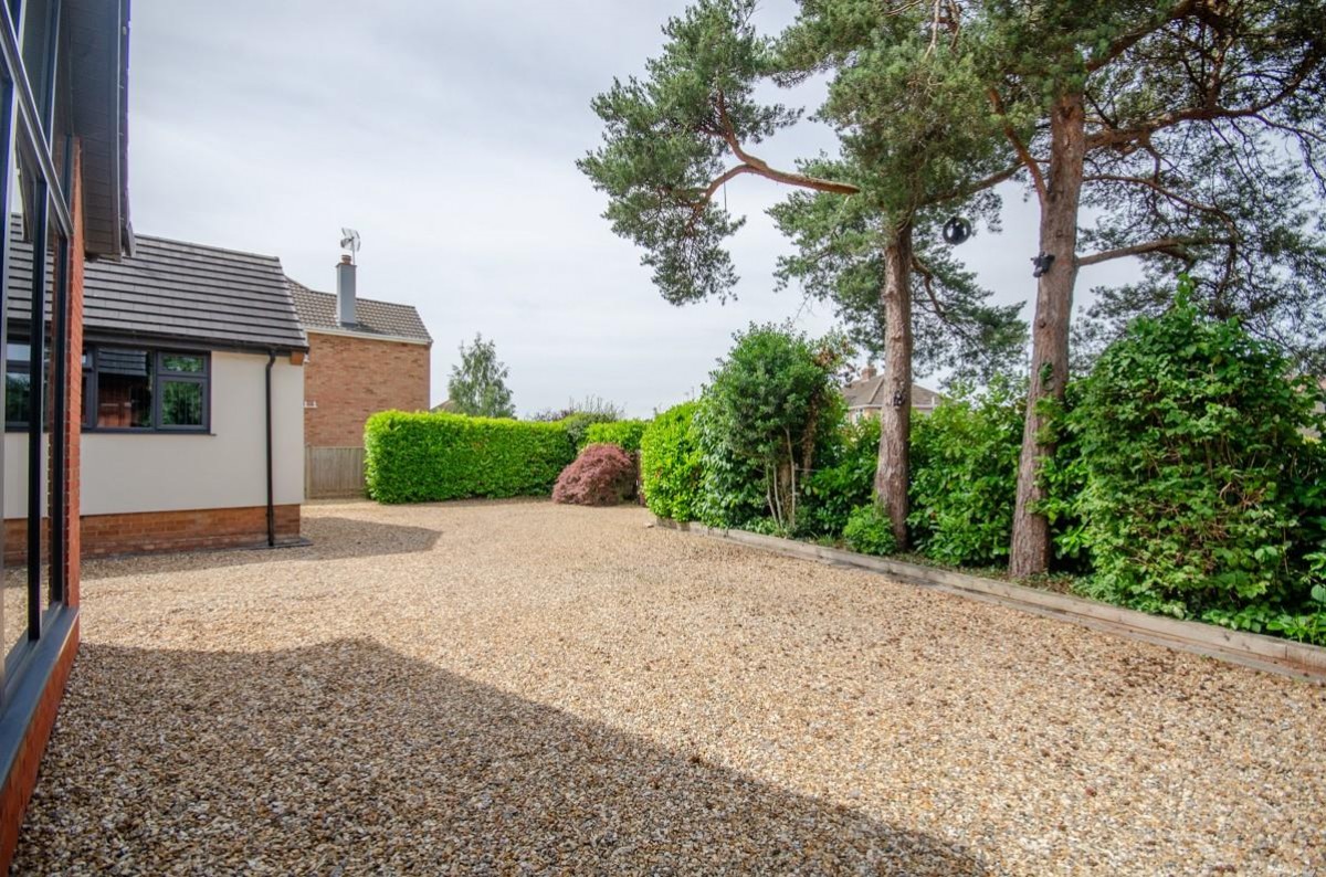 Bridgeleap Road, Downend, Bristol, BS16 6TE