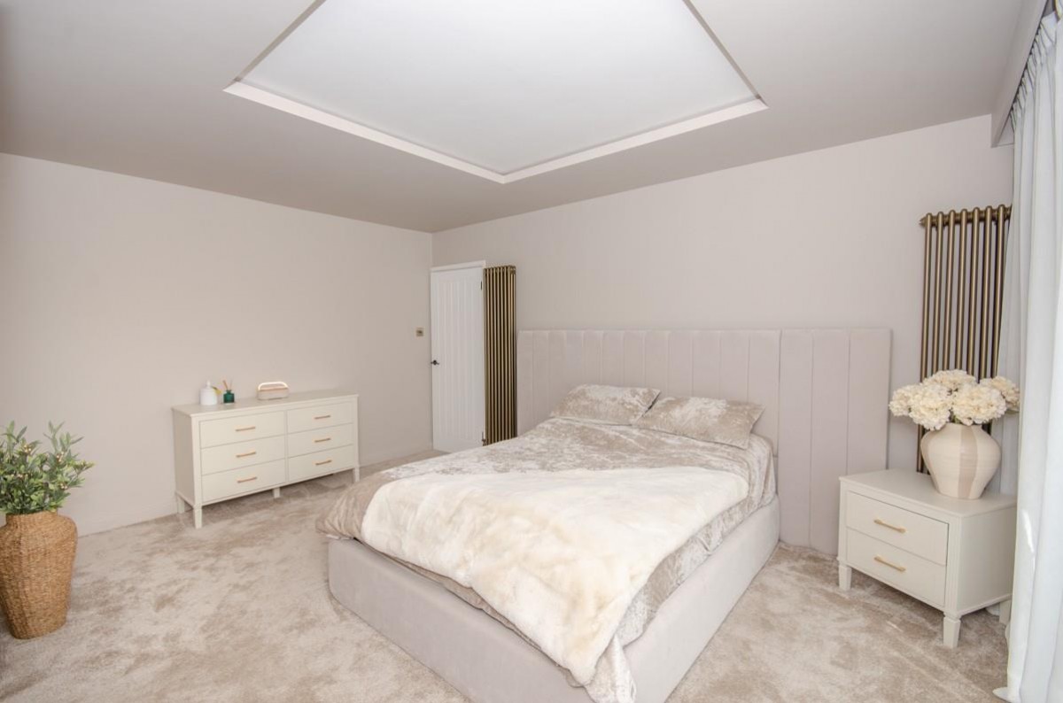 Bridgeleap Road, Downend, Bristol, BS16 6TE