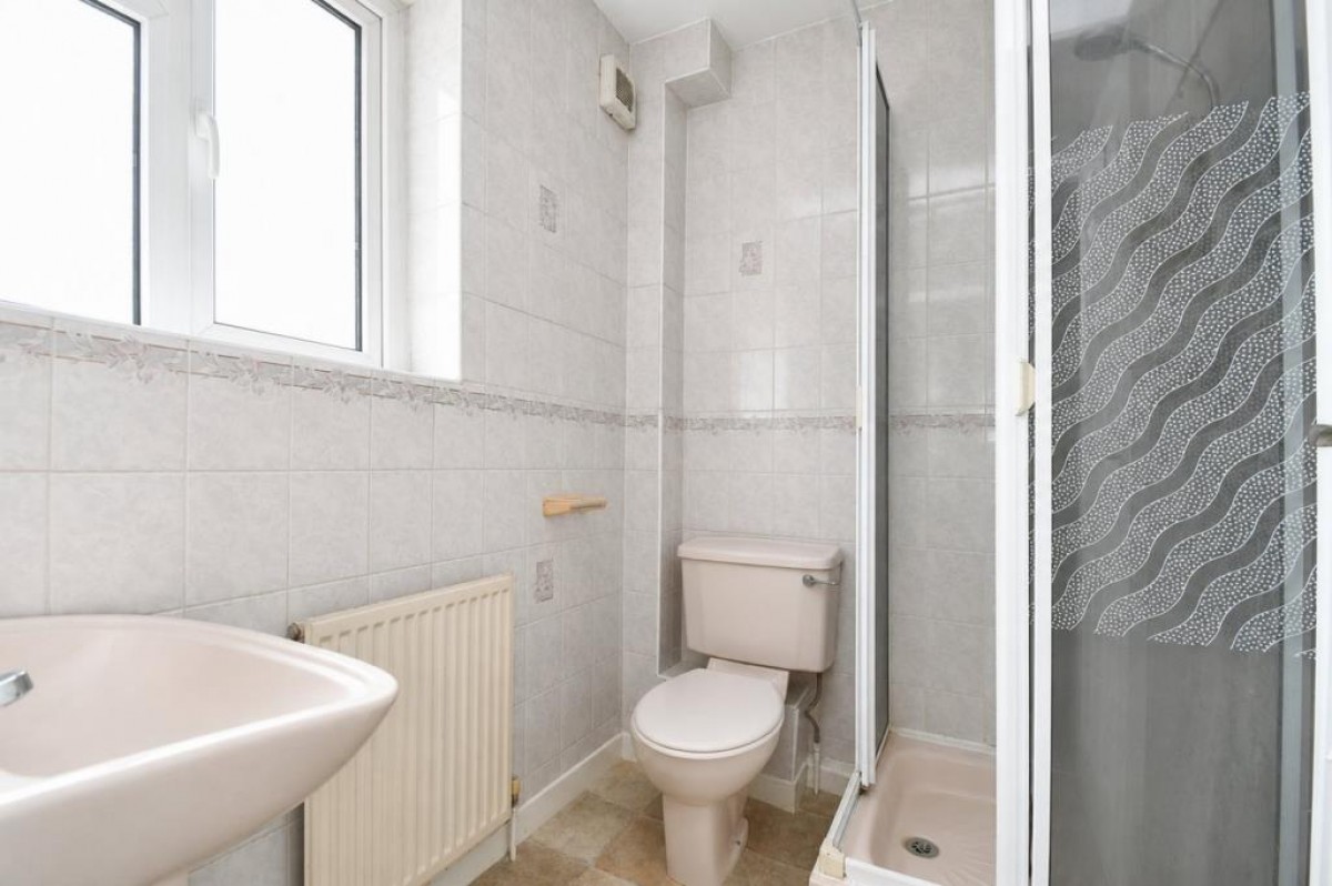 Woodlands Road, Harrogate, HG2 7AY