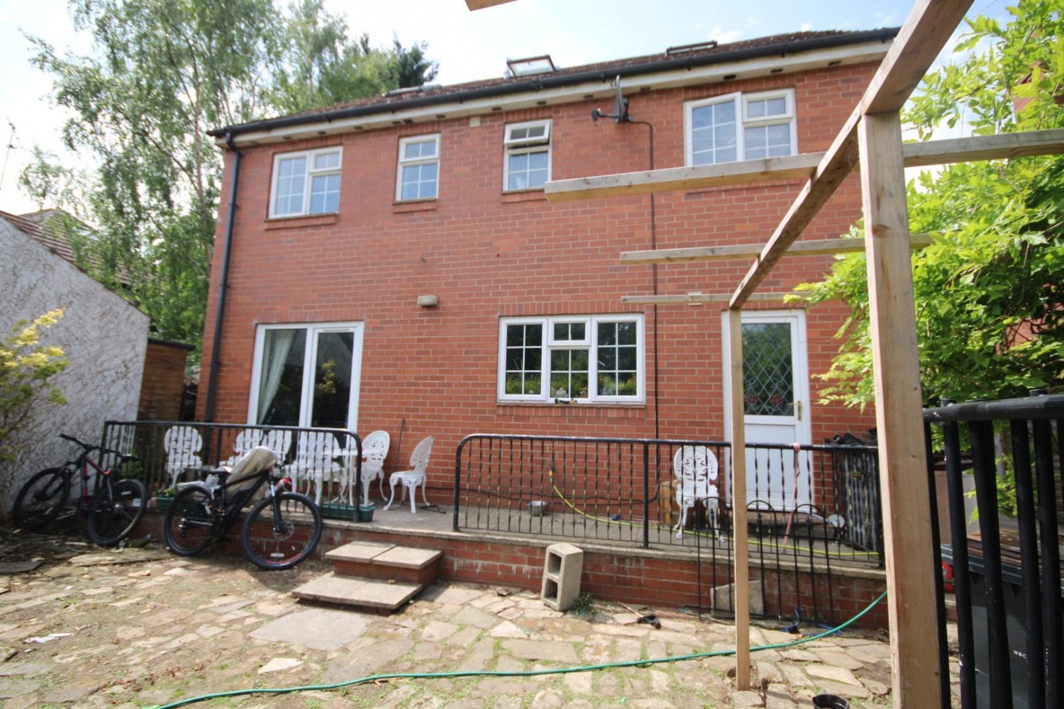 Woodlands Road, Harrogate, HG2 7AY