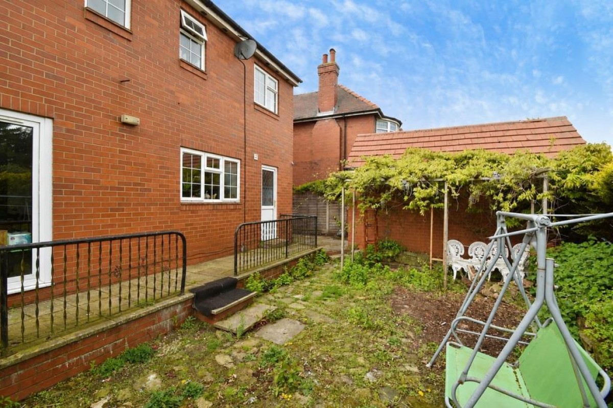 Woodlands Road, Harrogate, HG2 7AY