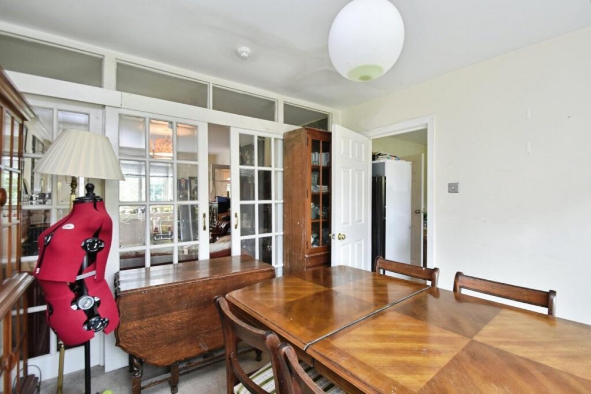 Woodlands Road, Harrogate, HG2 7AY