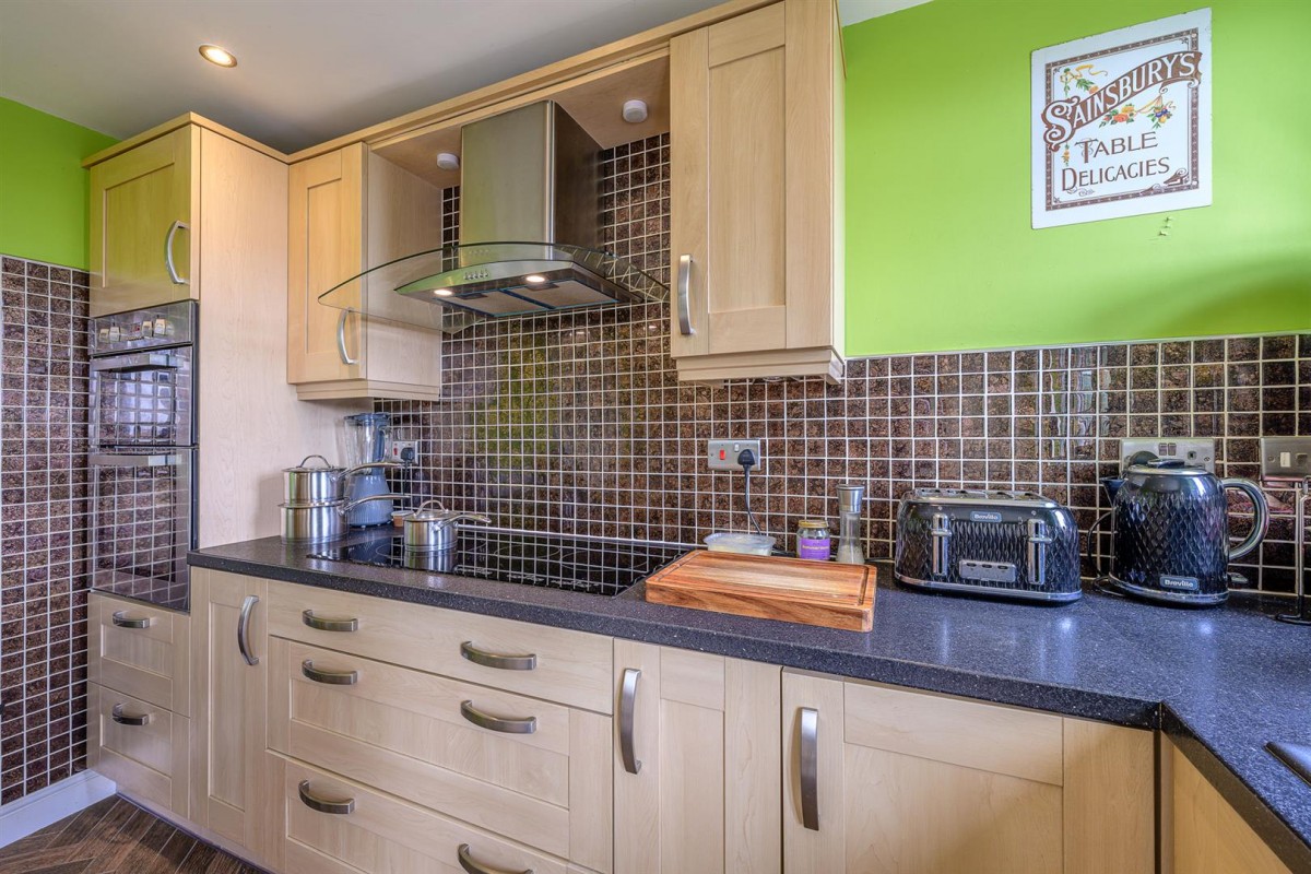 Compton Grove, Halesowen, B63 2EP