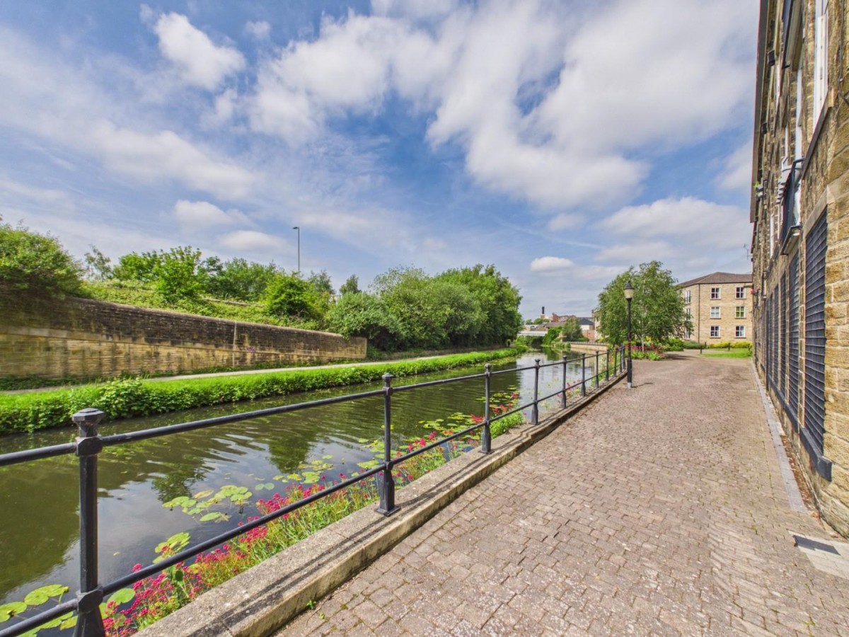 Britannia Wharf, Towpath Court, Bingley