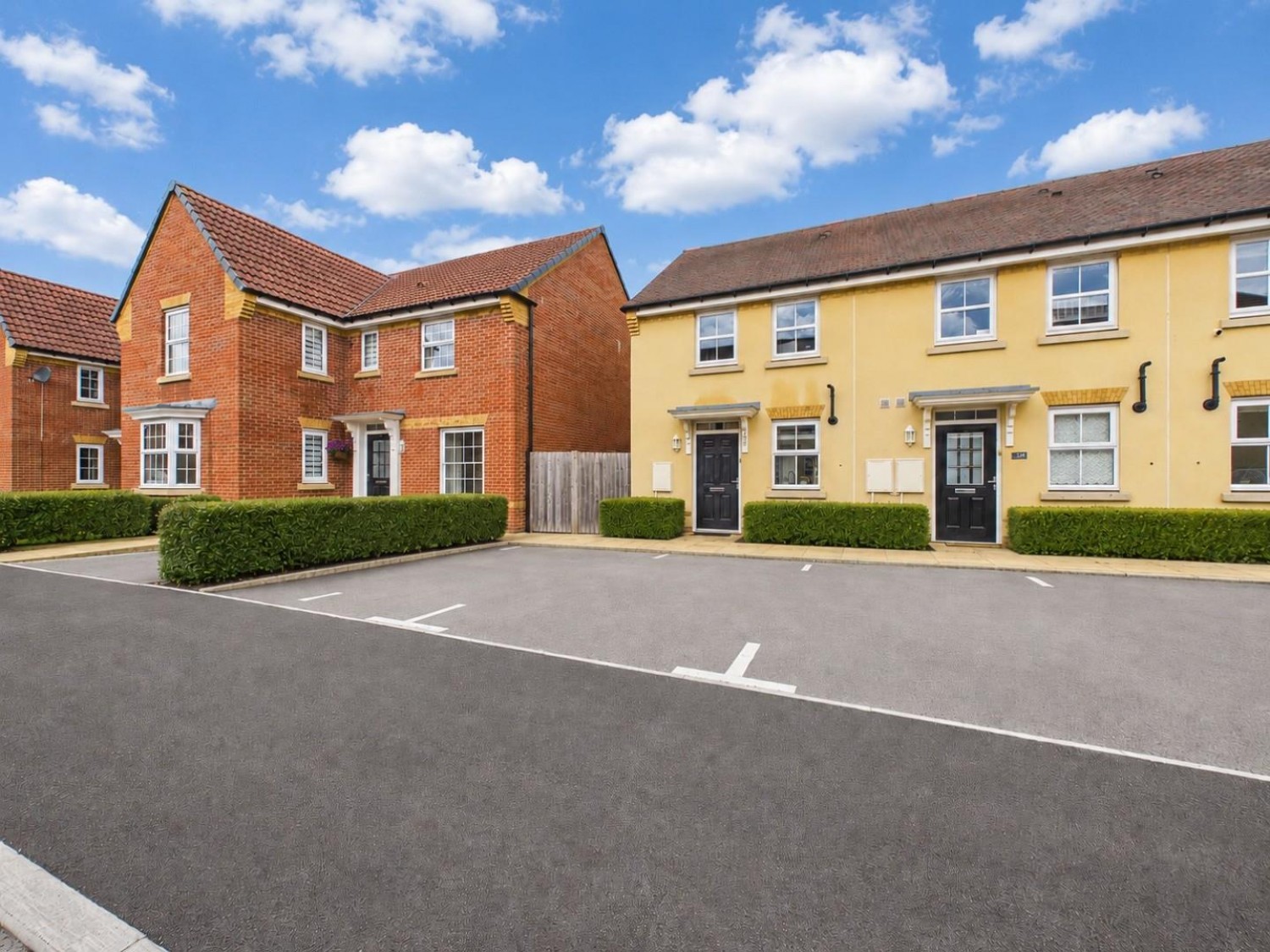 2 bedroom House for sale in Barley Fields, Thornbury, Bristol