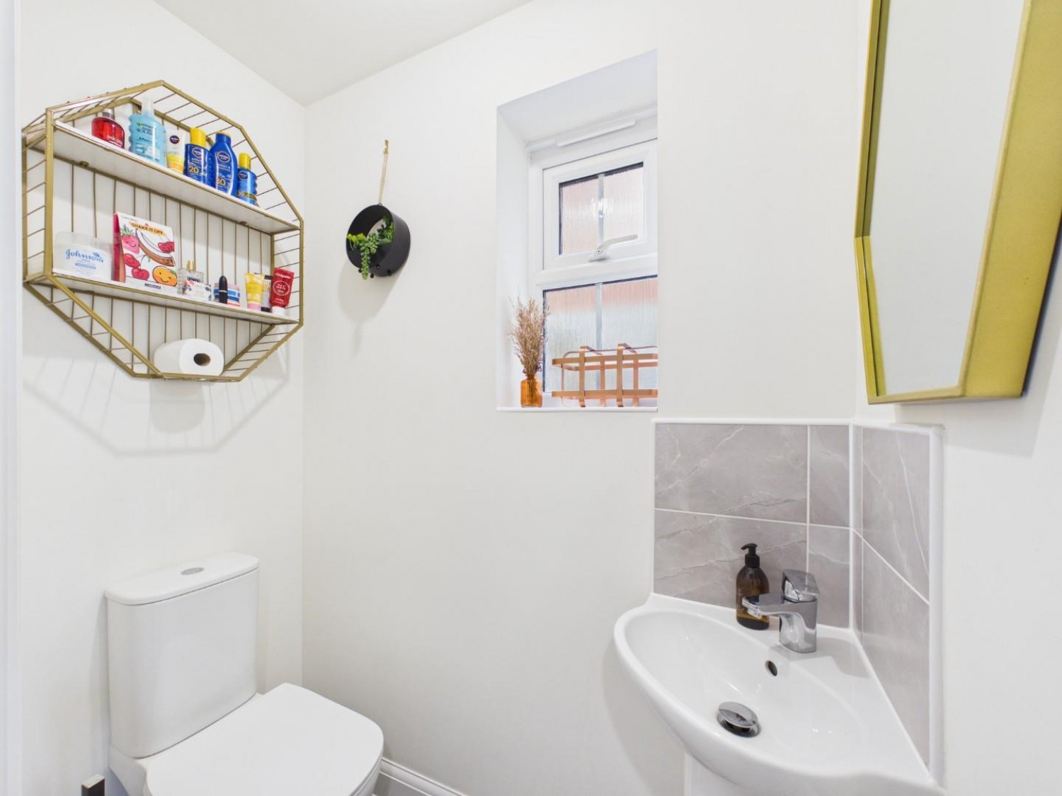 2 bedroom House for sale in Barley Fields, Thornbury, Bristol