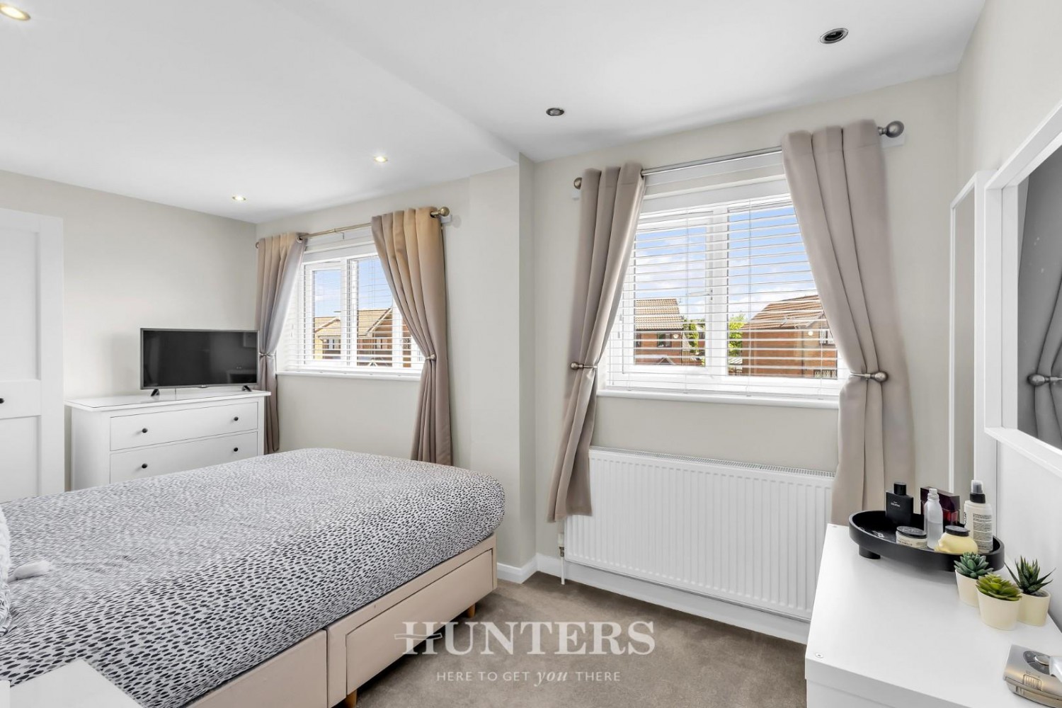 4 bedroom House for sale in Barratt Gardens, Middleton, Manchester, M24