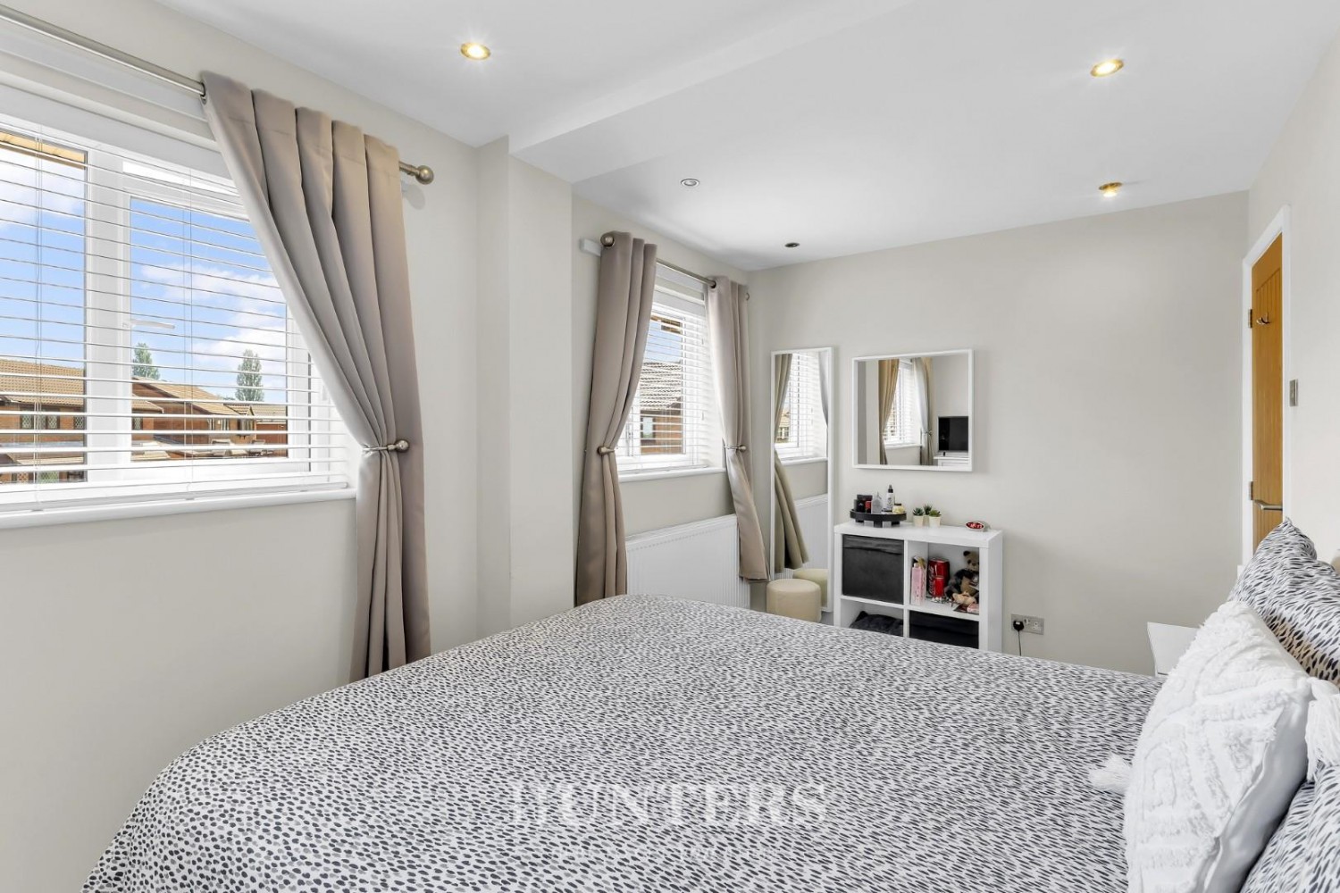4 bedroom House for sale in Barratt Gardens, Middleton, Manchester, M24