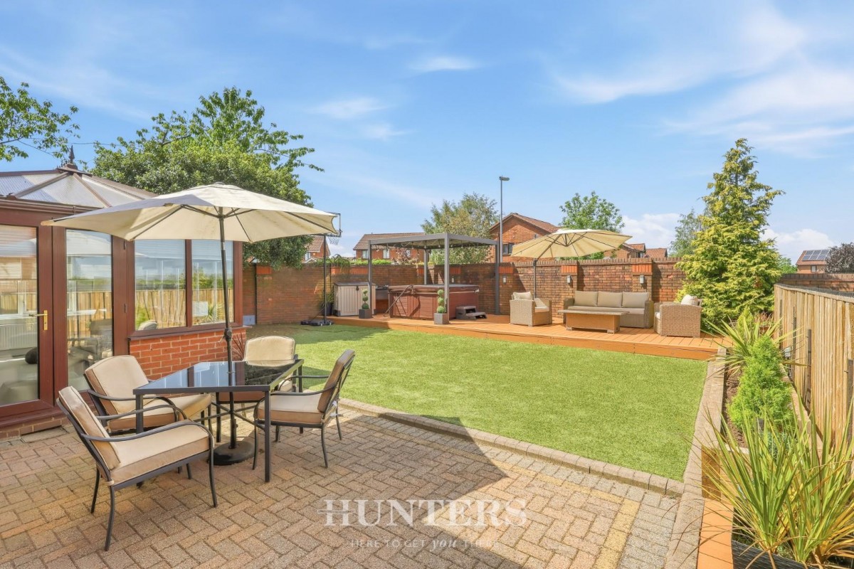 Barratt Gardens, Middleton, Manchester, M24