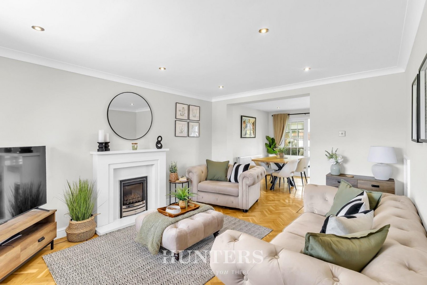 4 bedroom House for sale in Barratt Gardens, Middleton, Manchester, M24