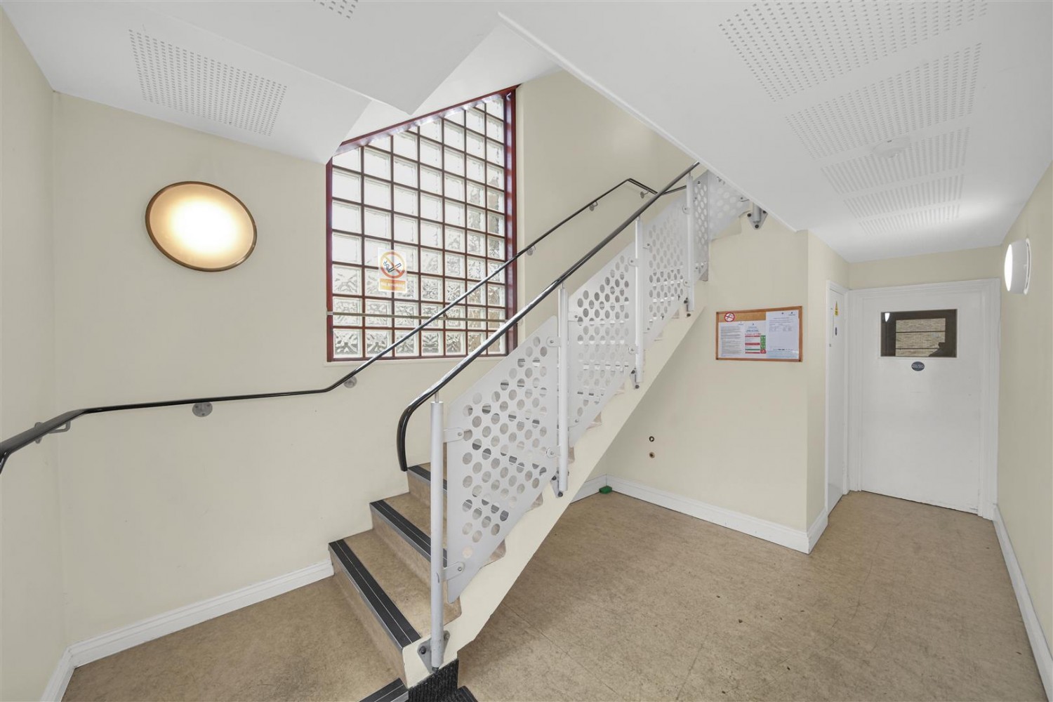 2 bedroom Flat for sale in Mawney Road, Romford, RM7
