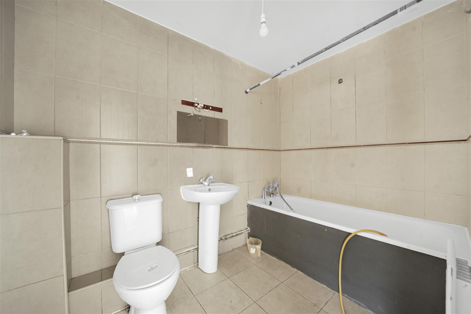 2 bedroom Flat for sale in Mawney Road, Romford, RM7