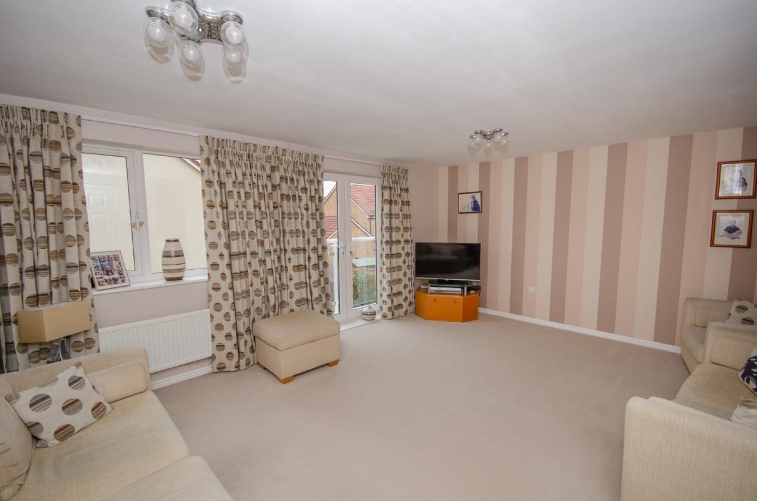 Newlands Lane, Lyde Green, Bristol, BS16 7GE