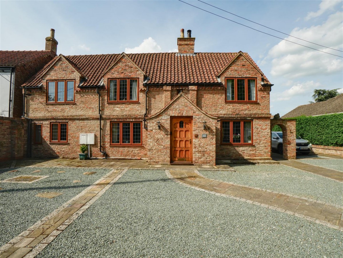 Oakwell, The Village, Wigginton, York