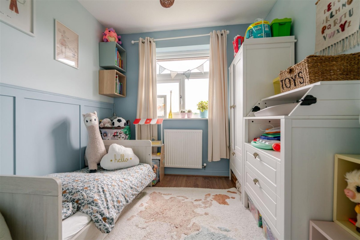 Jessica Way, Leigh