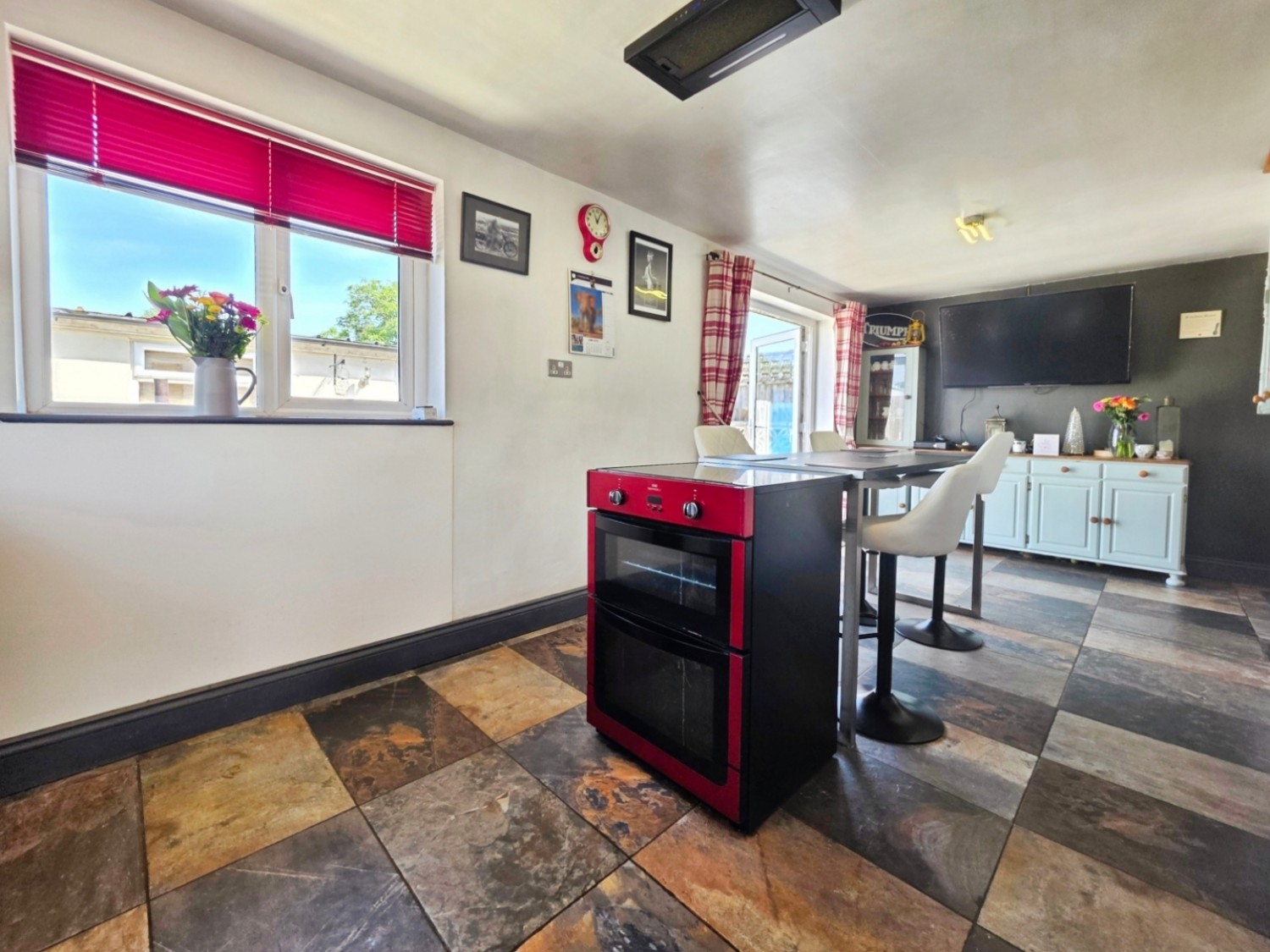 2 bedroom Bungalow for sale in Gannicox Road, Stroud
