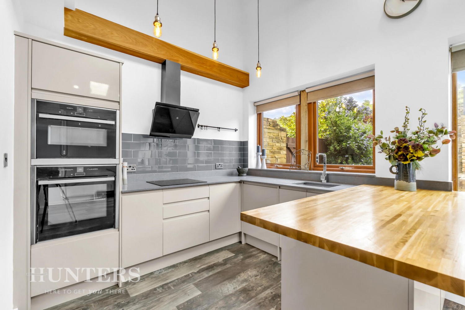 Hollingworth Road, Littleborough, OL15 0AU