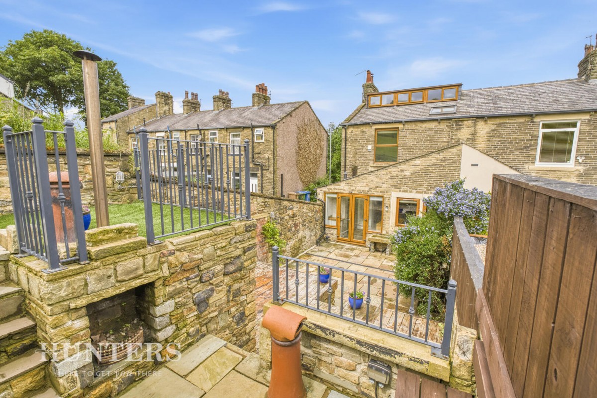 Hollingworth Road, Littleborough, OL15 0AU