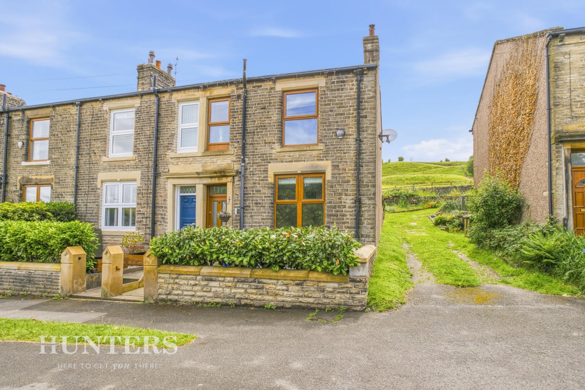 Hollingworth Road, Littleborough, OL15 0AU