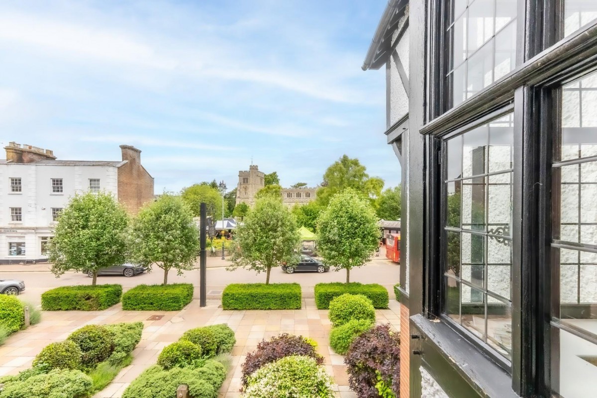 Rothschild Place, Tring