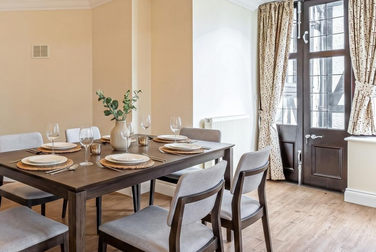 Rothschild Place, Tring