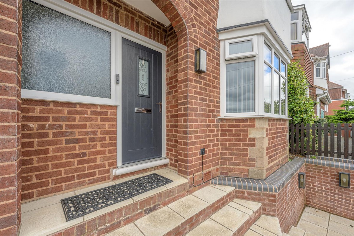 St. Peters Road, Pedmore, Stourbridge, DY9 0TY