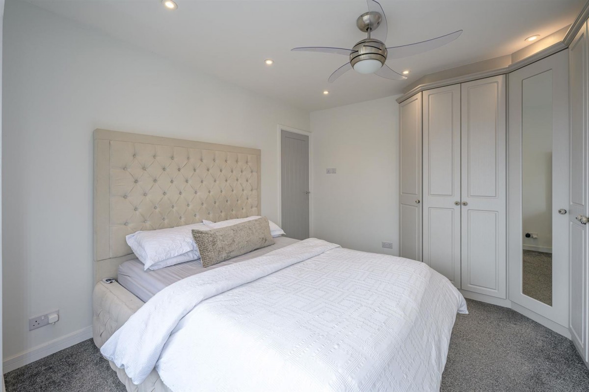 St. Peters Road, Pedmore, Stourbridge, DY9 0TY