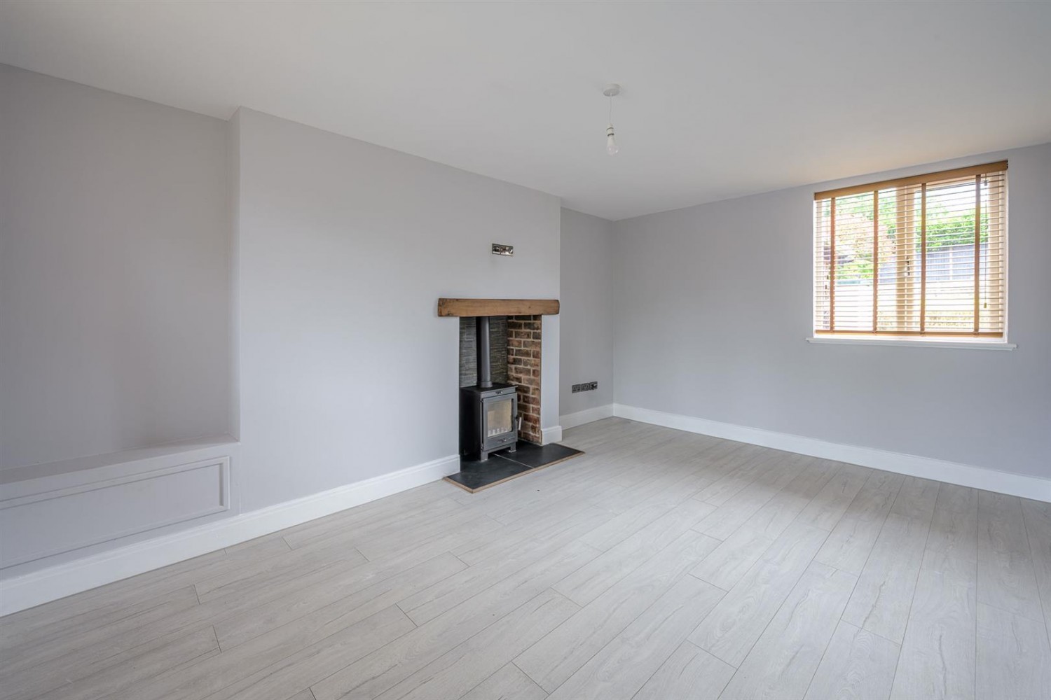 Bells Lane, Wordsley, DY8 5DG
