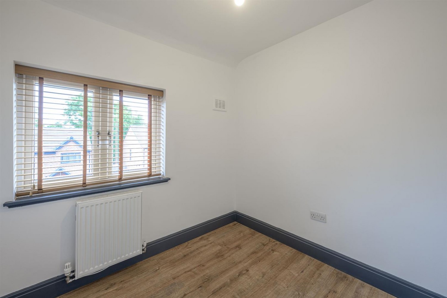 Bells Lane, Wordsley, DY8 5DG
