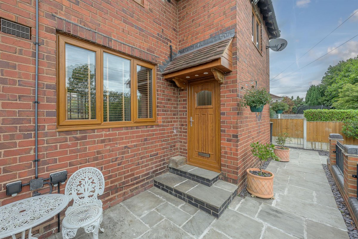 Bells Lane, Wordsley, DY8 5DG