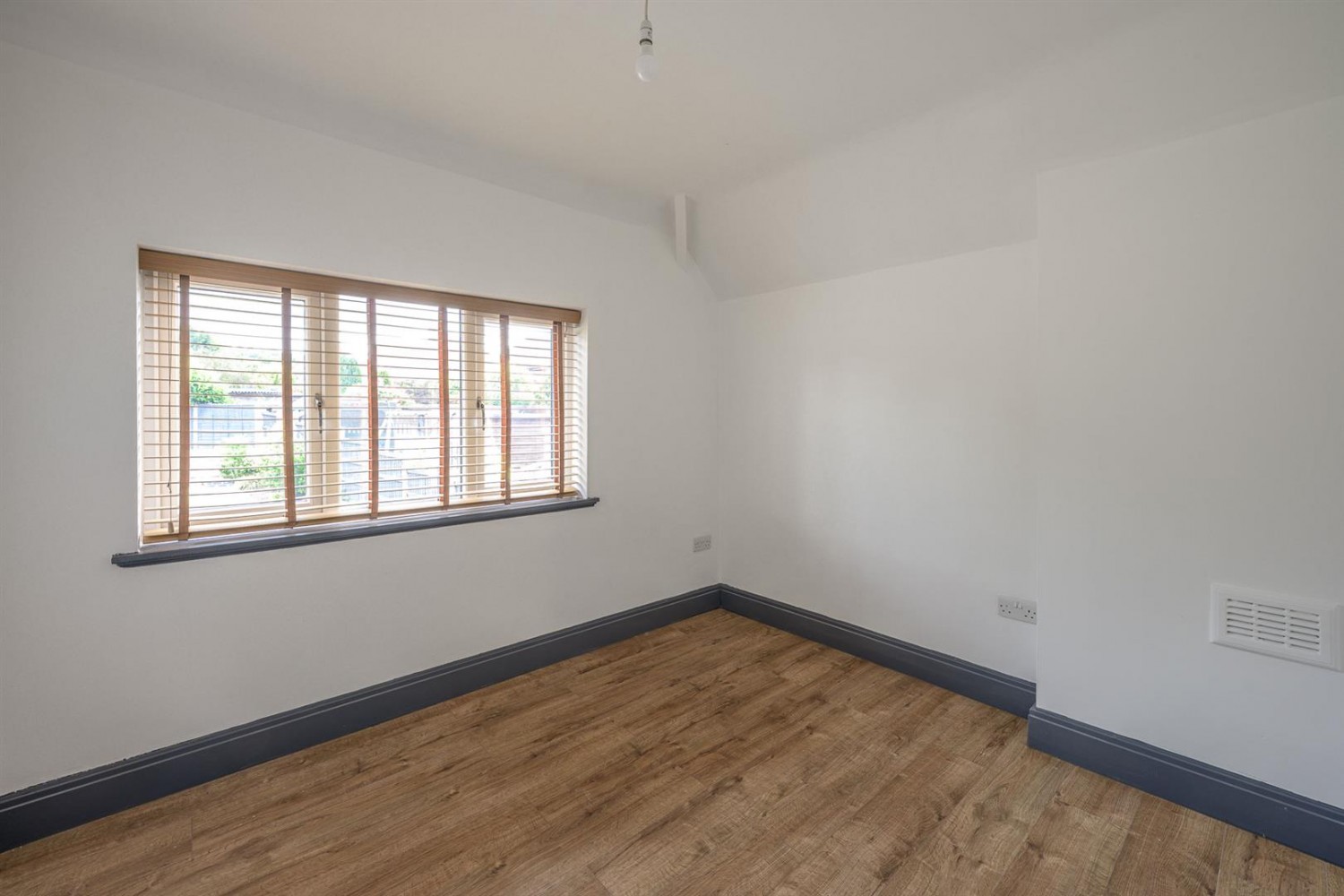 Bells Lane, Wordsley, DY8 5DG