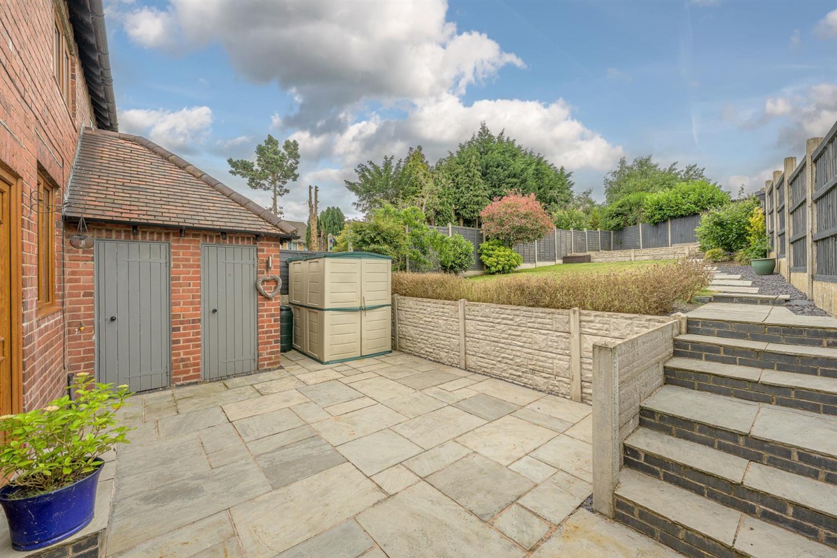 Bells Lane, Wordsley, DY8 5DG