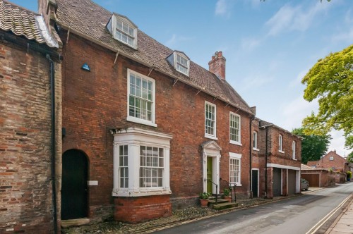 Newbegin, Beverley, HU17 8EG
