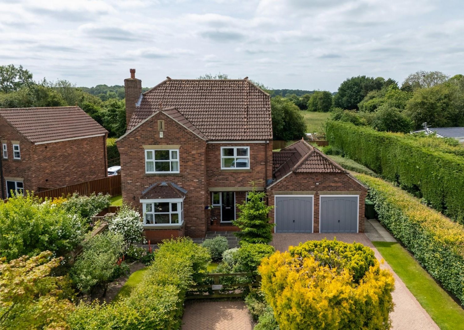 4 bedroom House for sale in Lakeside, Acaster Malbis, York