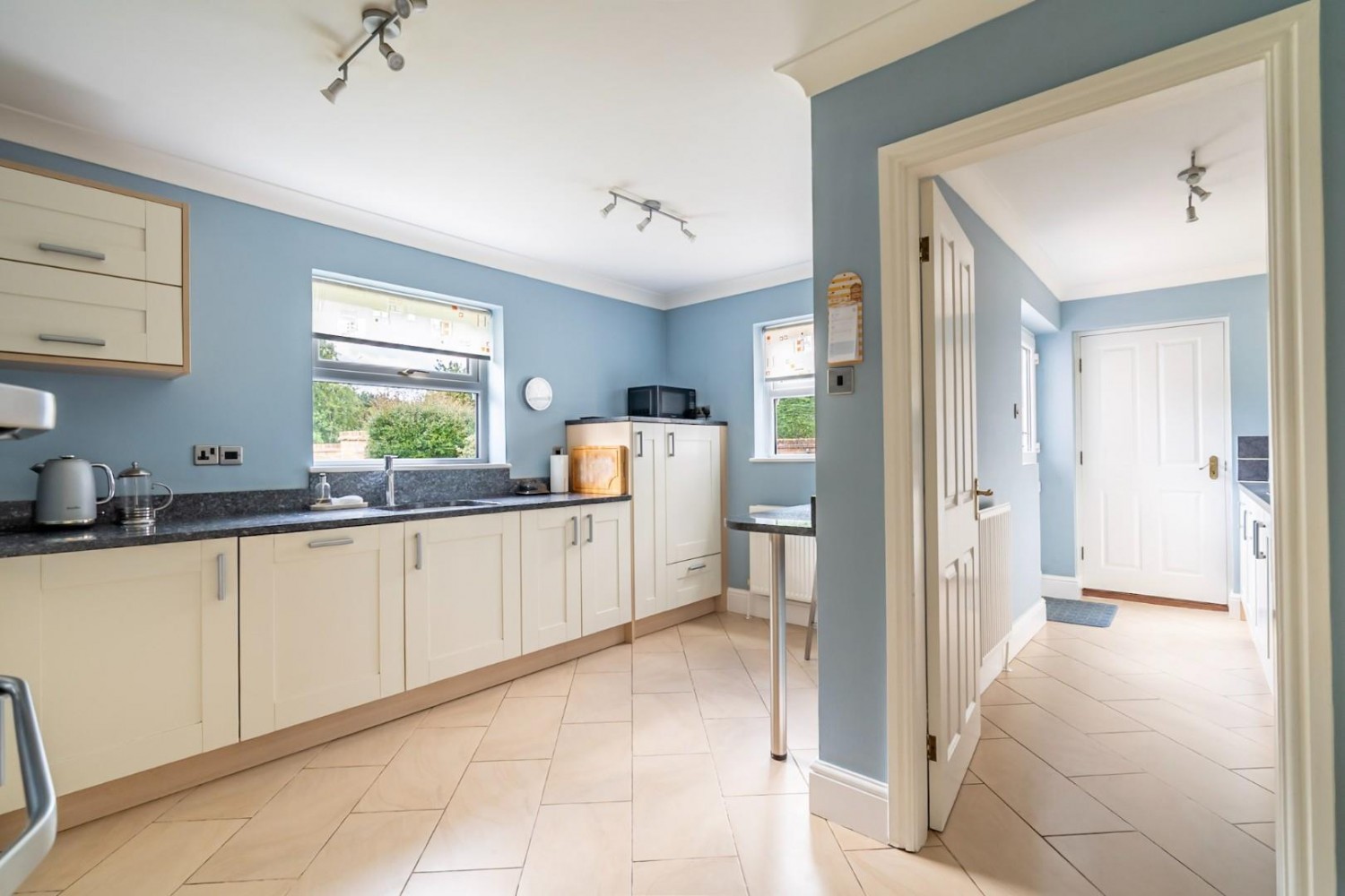 4 bedroom House for sale in Lakeside, Acaster Malbis, York