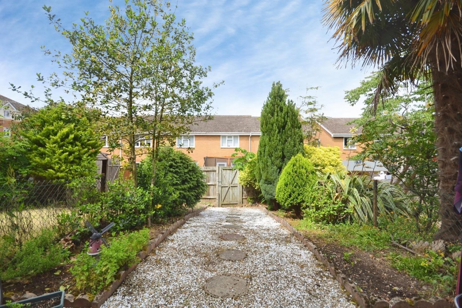 4 bedroom House to let in Elm Park, Reading
