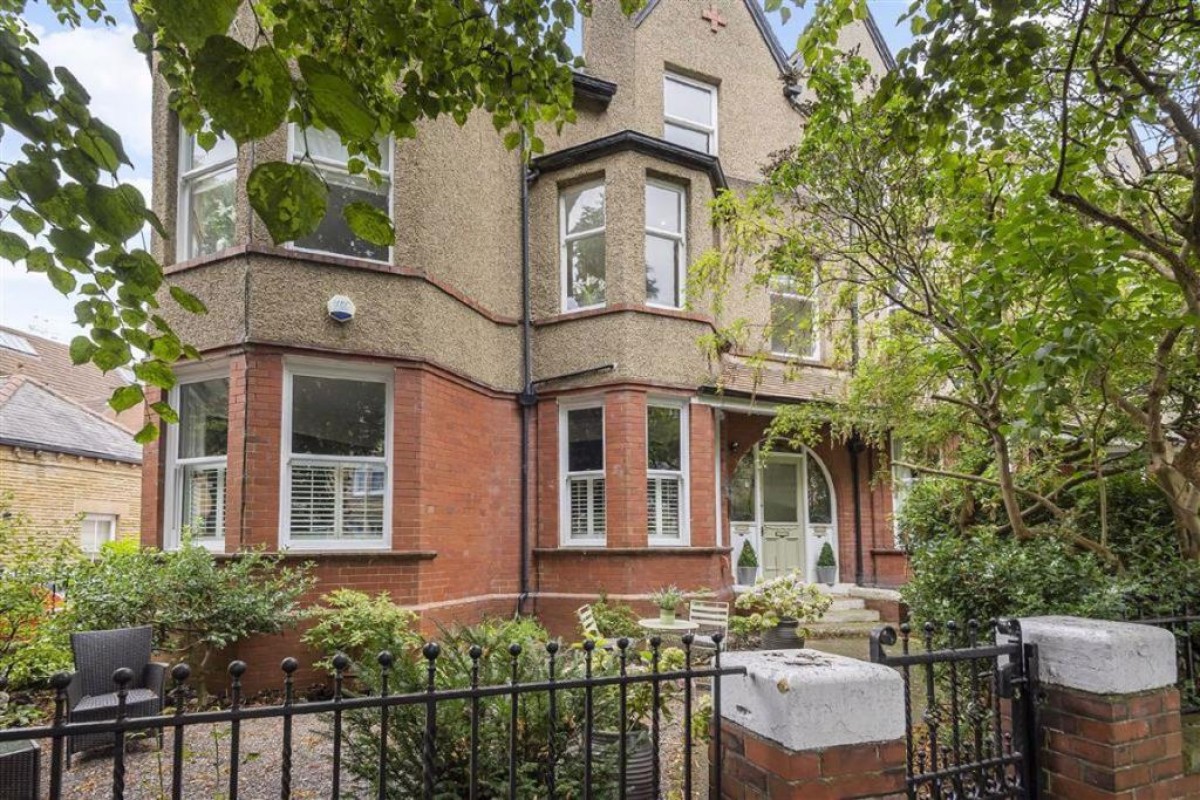 St Marks Avenue, Harrogate, North Yorkshire, HG2 8AE