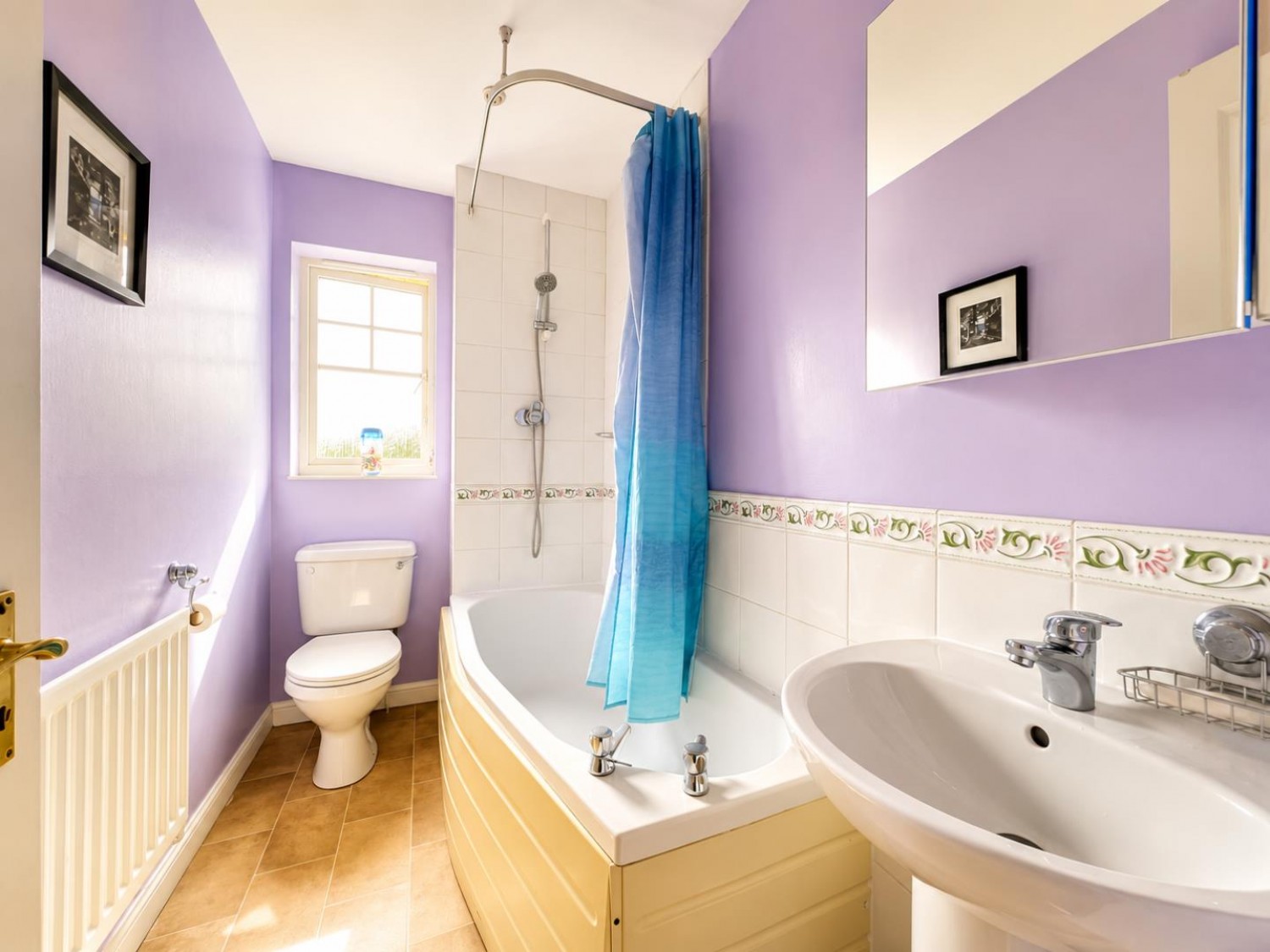 2 bedroom House for sale in Gordon Close, Ashford