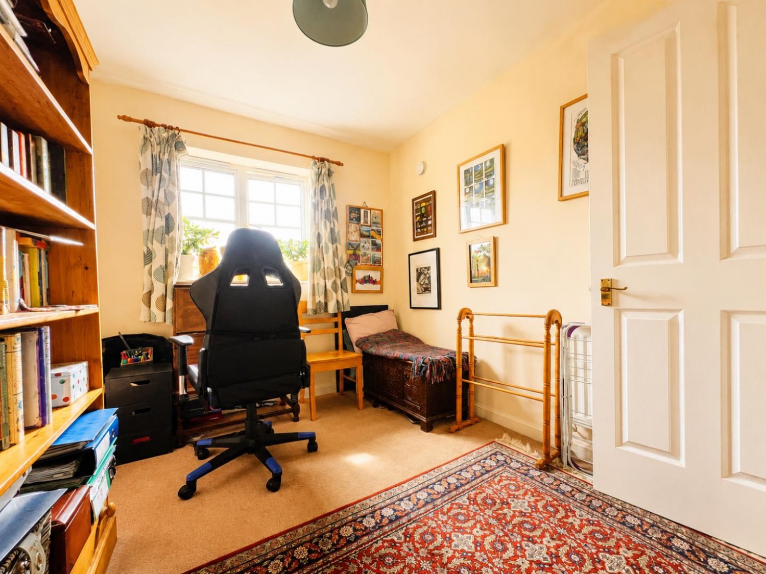2 bedroom House for sale in Gordon Close, Ashford