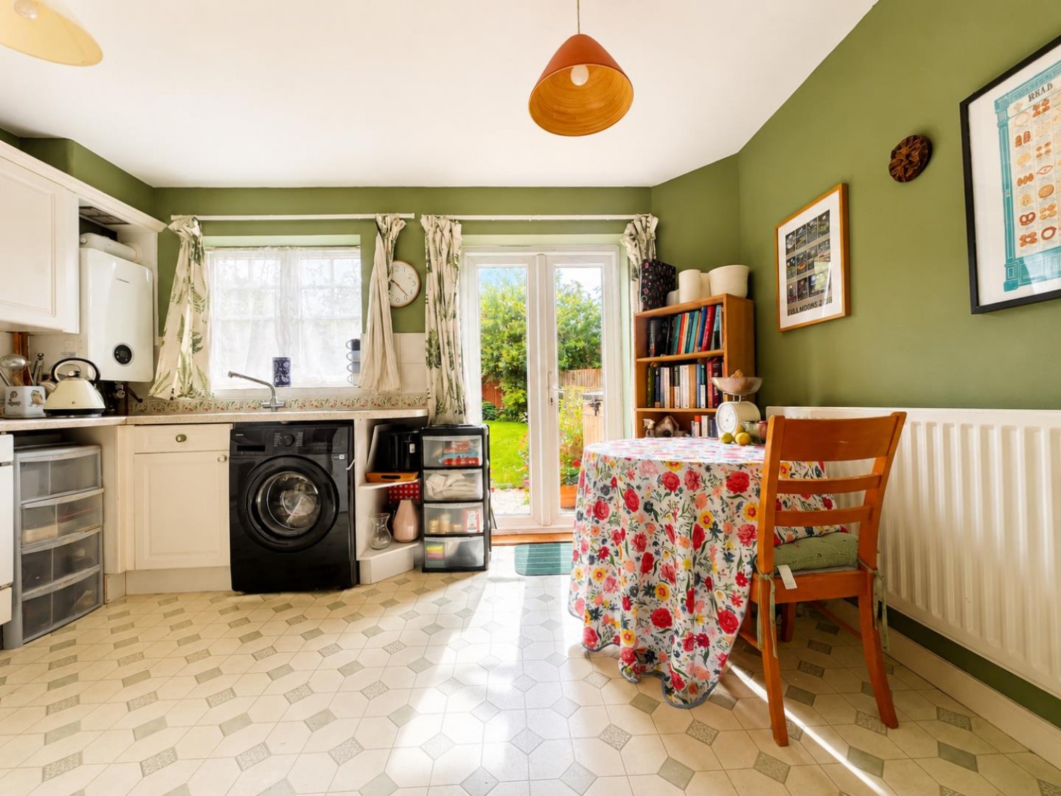 2 bedroom House for sale in Gordon Close, Ashford