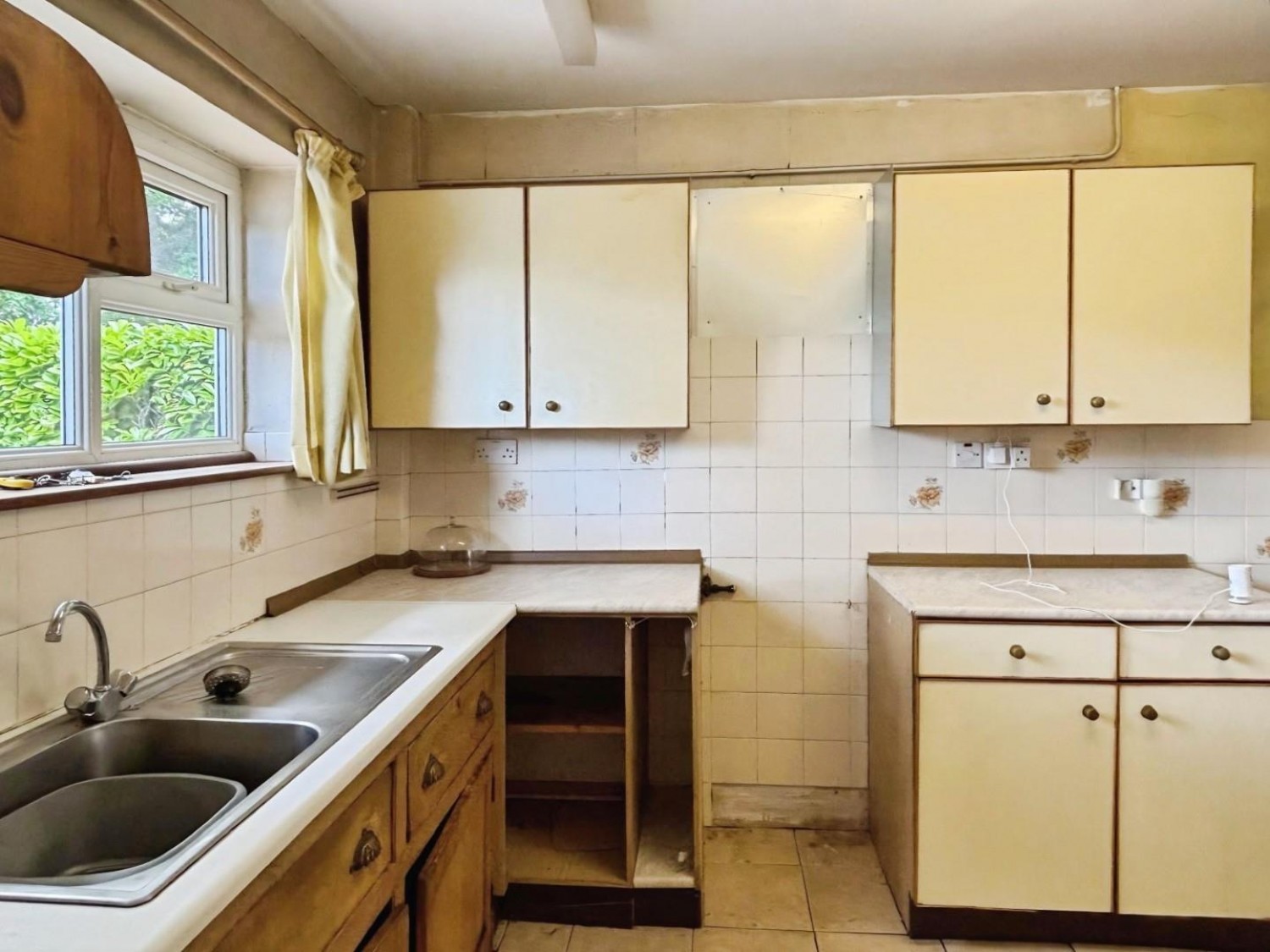 3 bedroom Bungalow for sale in Hollyfield Road, Sutton Coldfield