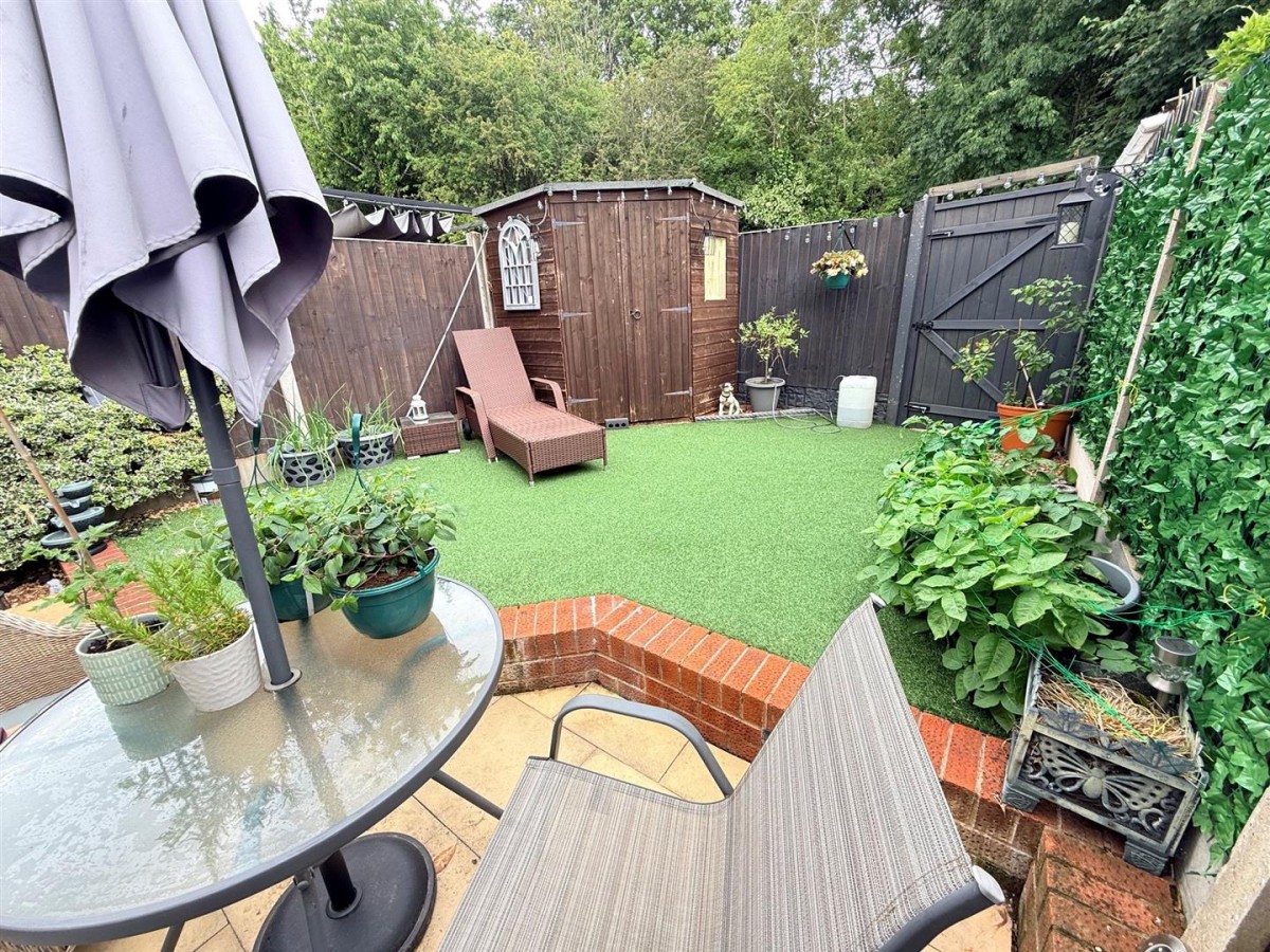 Penfields Road, Stourbridge, DY8 4UR