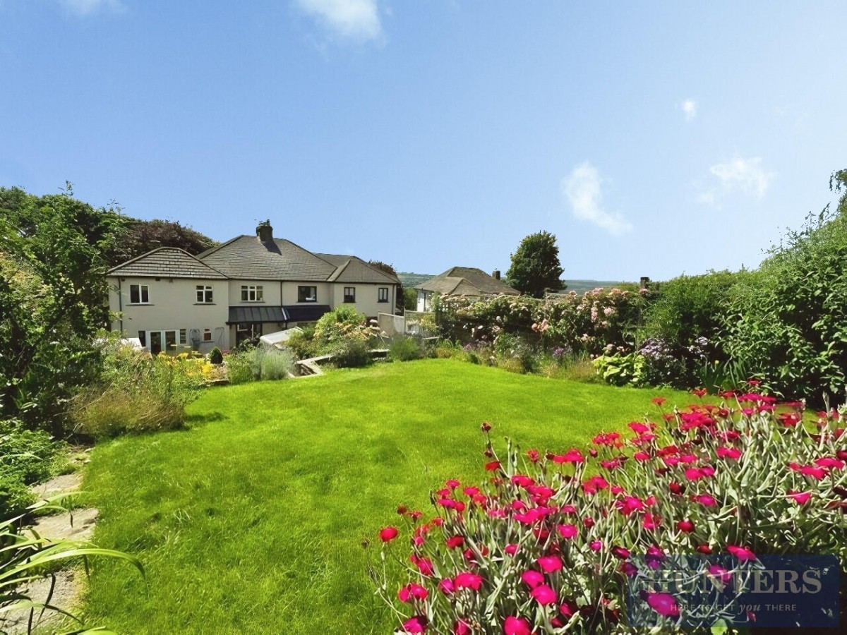 Emmott Drive, Rawdon, Leeds